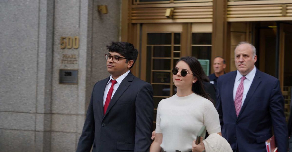 Nishad Singh, left, exits a federal courthouse after testifying on Oct. 16, 2023 (Nikhilesh De/CoinDesk)