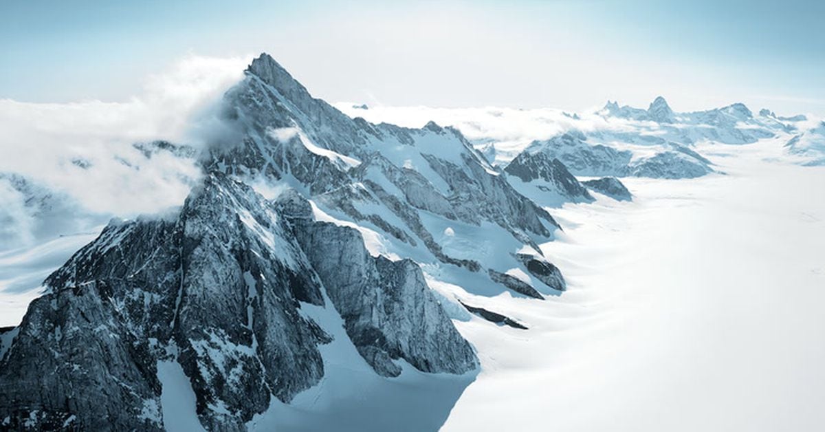 Atmosphere (Shutterstock/CoinDesk)