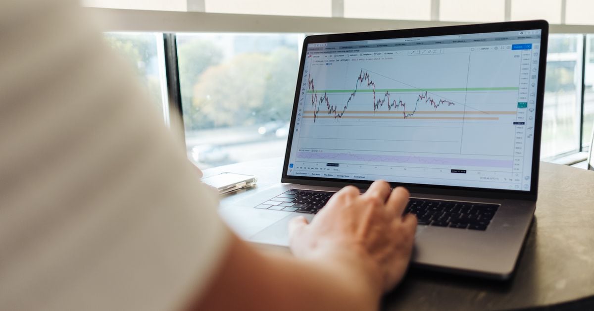 The horizontal resistance line with the upward sloping lower bound of support represents ascending triangle pattern. (TradingView/CoinDesk)