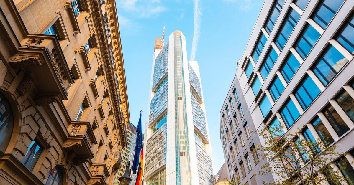 Atmosphere (Shutterstock/CoinDesk)