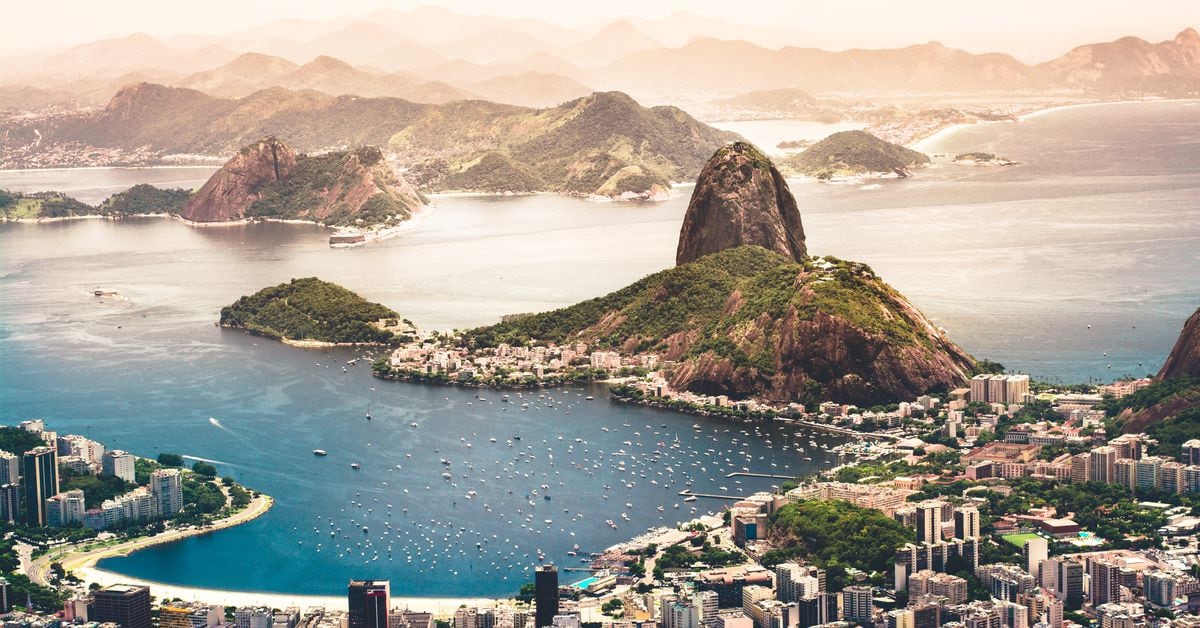 Atmosphere (Shutterstock/CoinDesk)