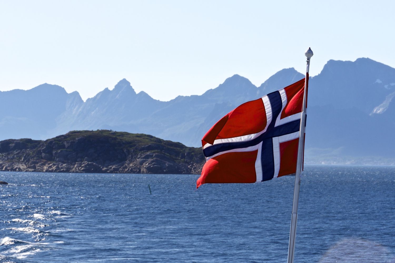 Norges Bank Investment Management (NBIM) sees non direct bitcoin exposure soar past $350 million (Shutterstock) 