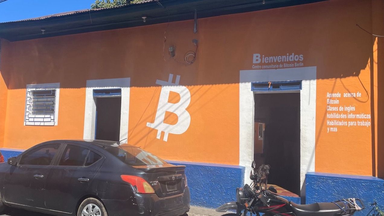 Berlín’s Bitcoin Community Center, viewed from the street. (Credit: Tom Carreras)