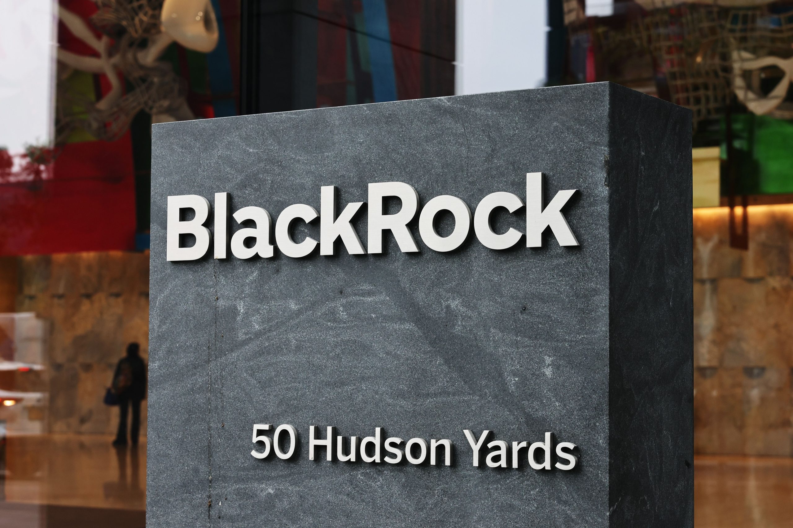 BlackRock Expands Digital Asset Team, Adds Four Roles