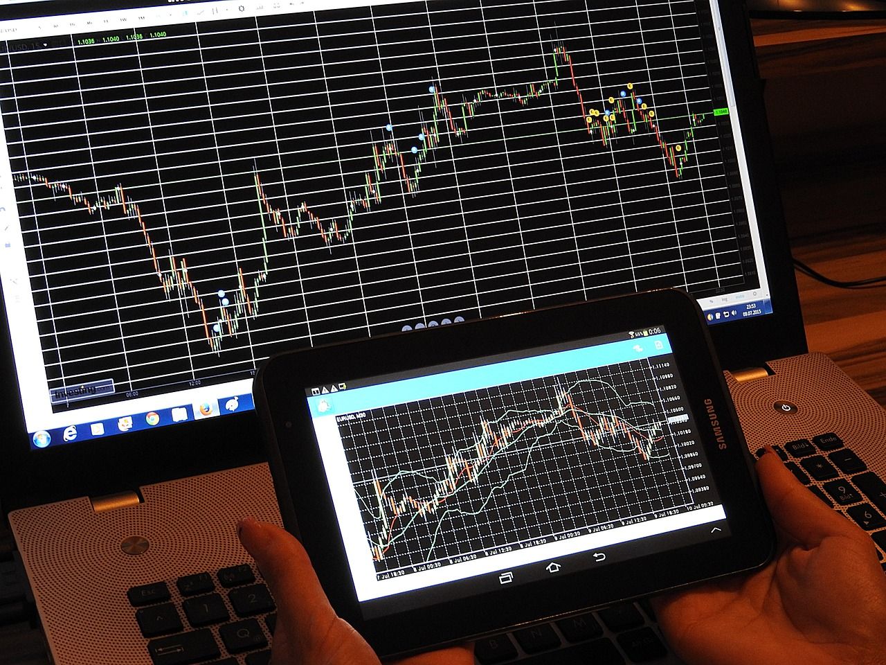 Ripple, Dogecoin Edge Higher, Ether Burn Falls to Record Low