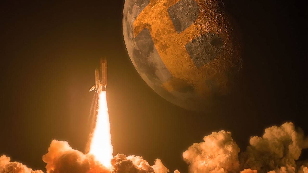 Bitcoin Cracks $94K as Correlation With Stocks Fades