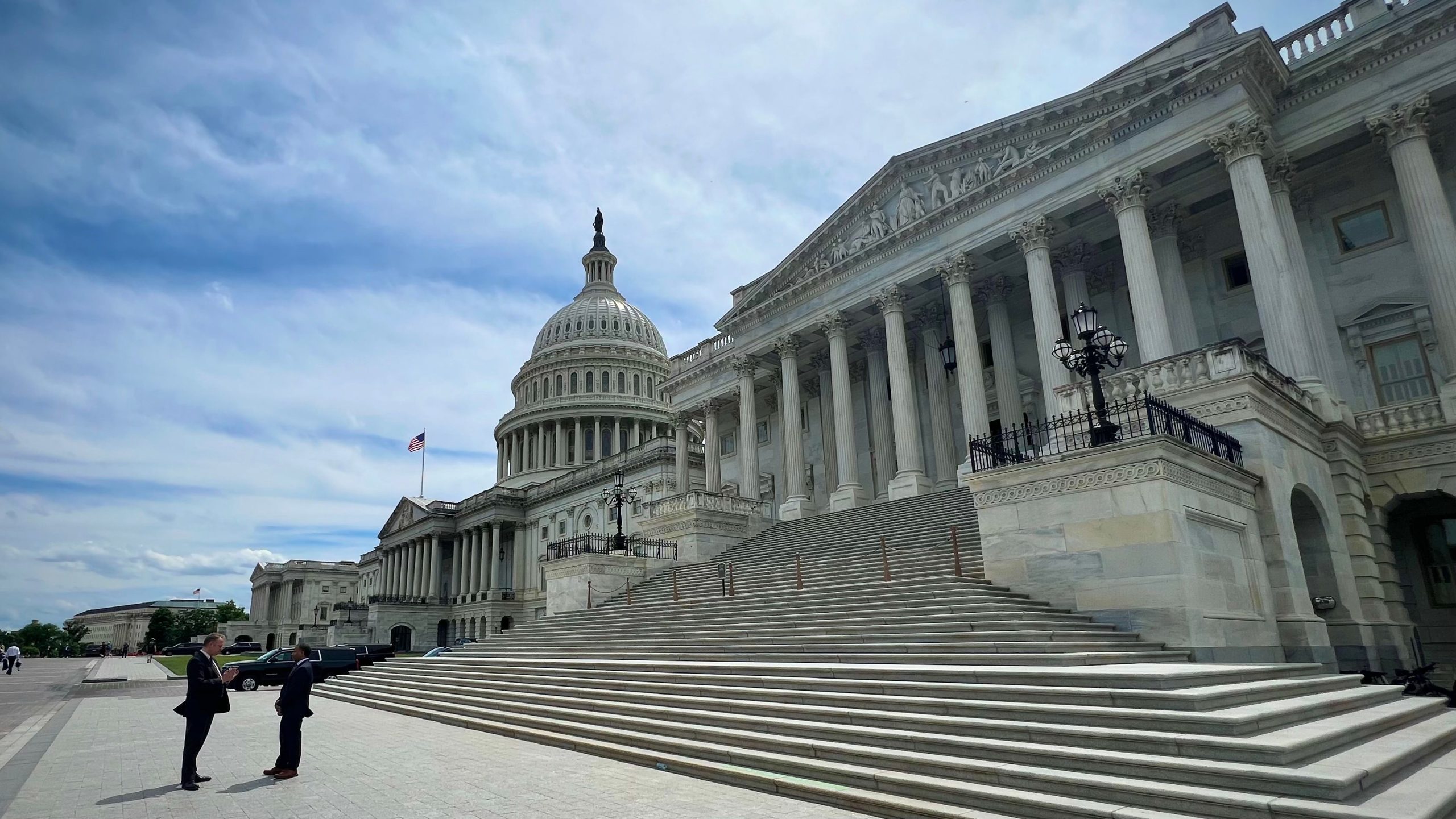 Senate's New Stablecoin Draft Doesn't Target Trump's Crypto, Tweaks Big-Tech Approach