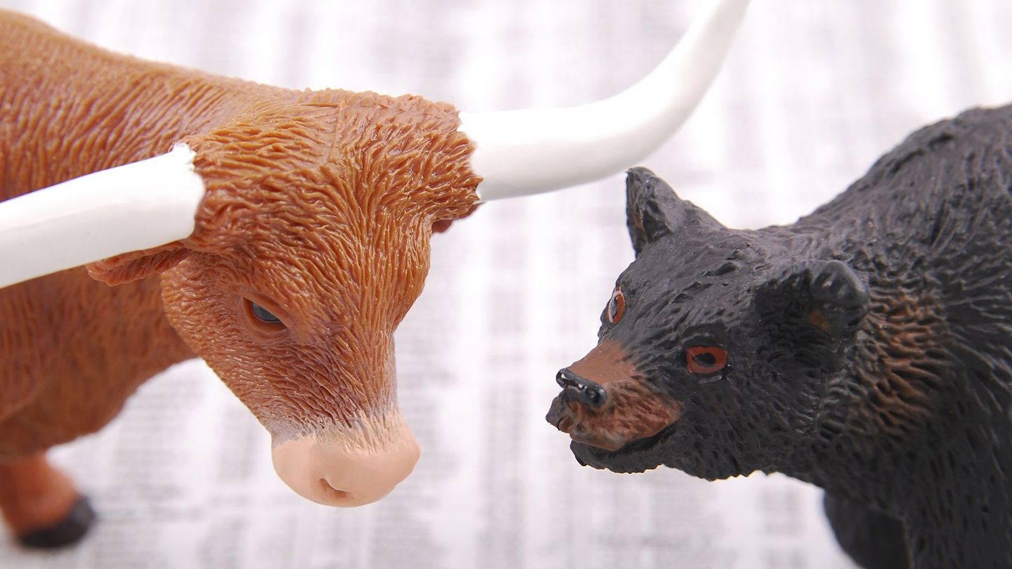Bitcoin Carries Crypto Markets in 2025's First Half as Altcoins Crumble