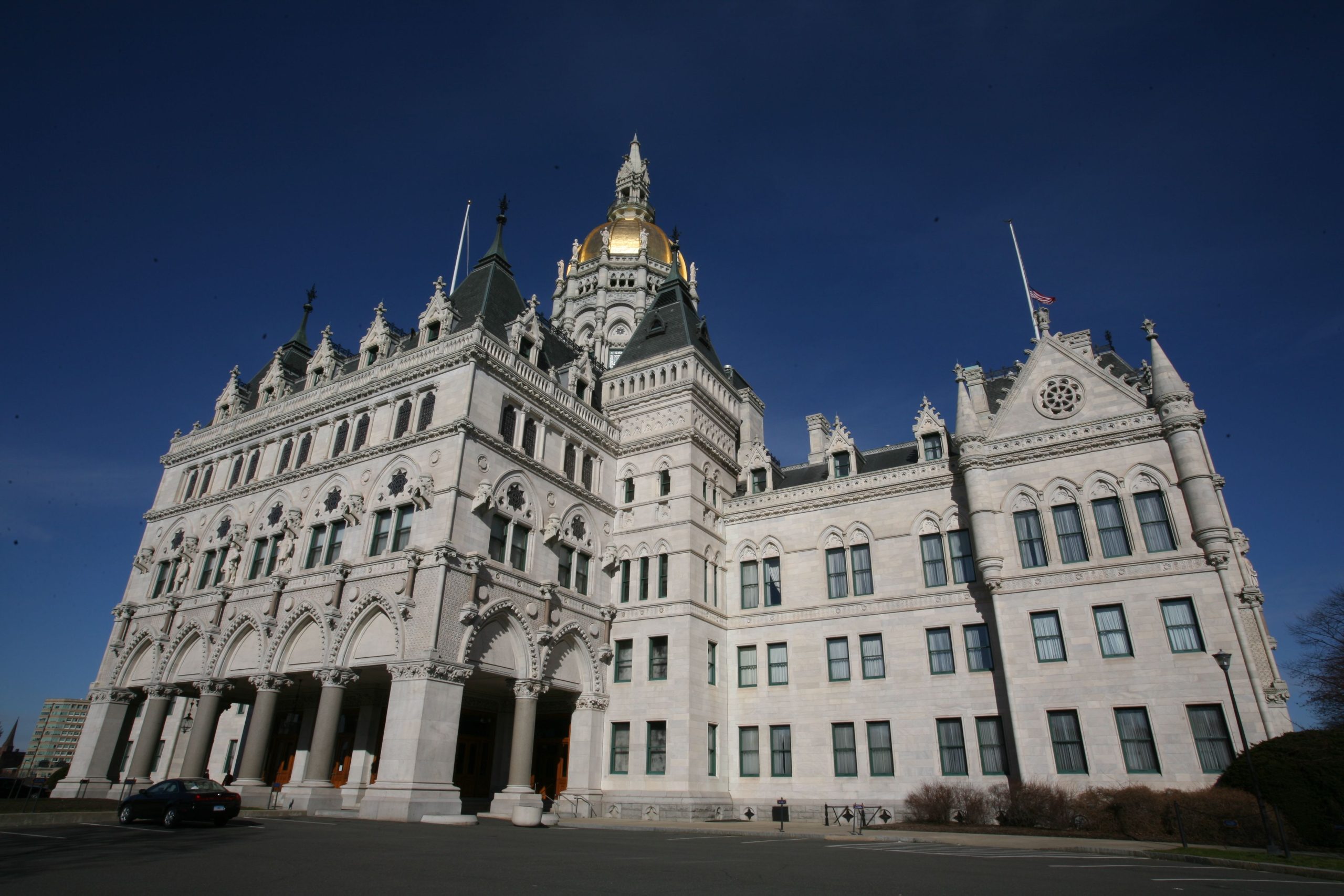 Connecticut's Ban Throws Water on 2025 Trend of States Setting Up Crypto Investments