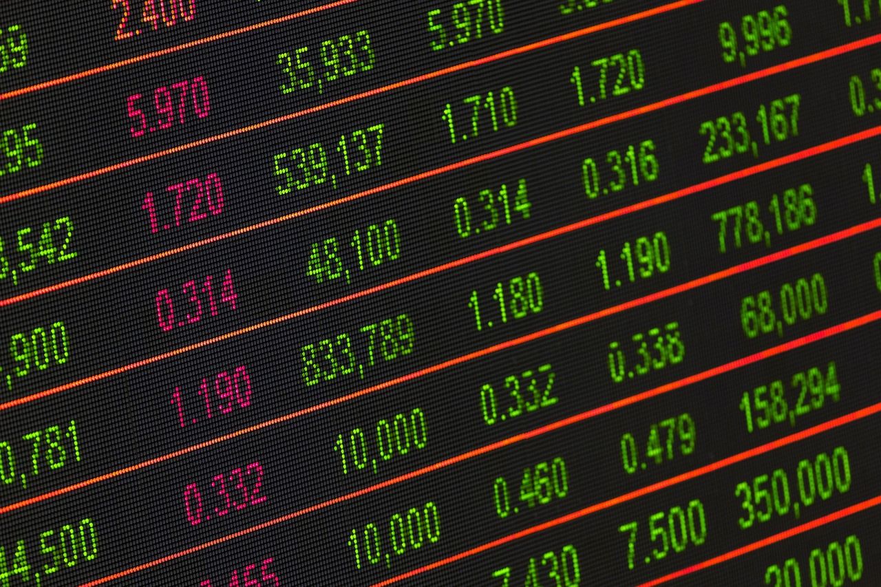 Who's Selling Bitcoin (BTC) Above $100K and Why is the Price Stuck?