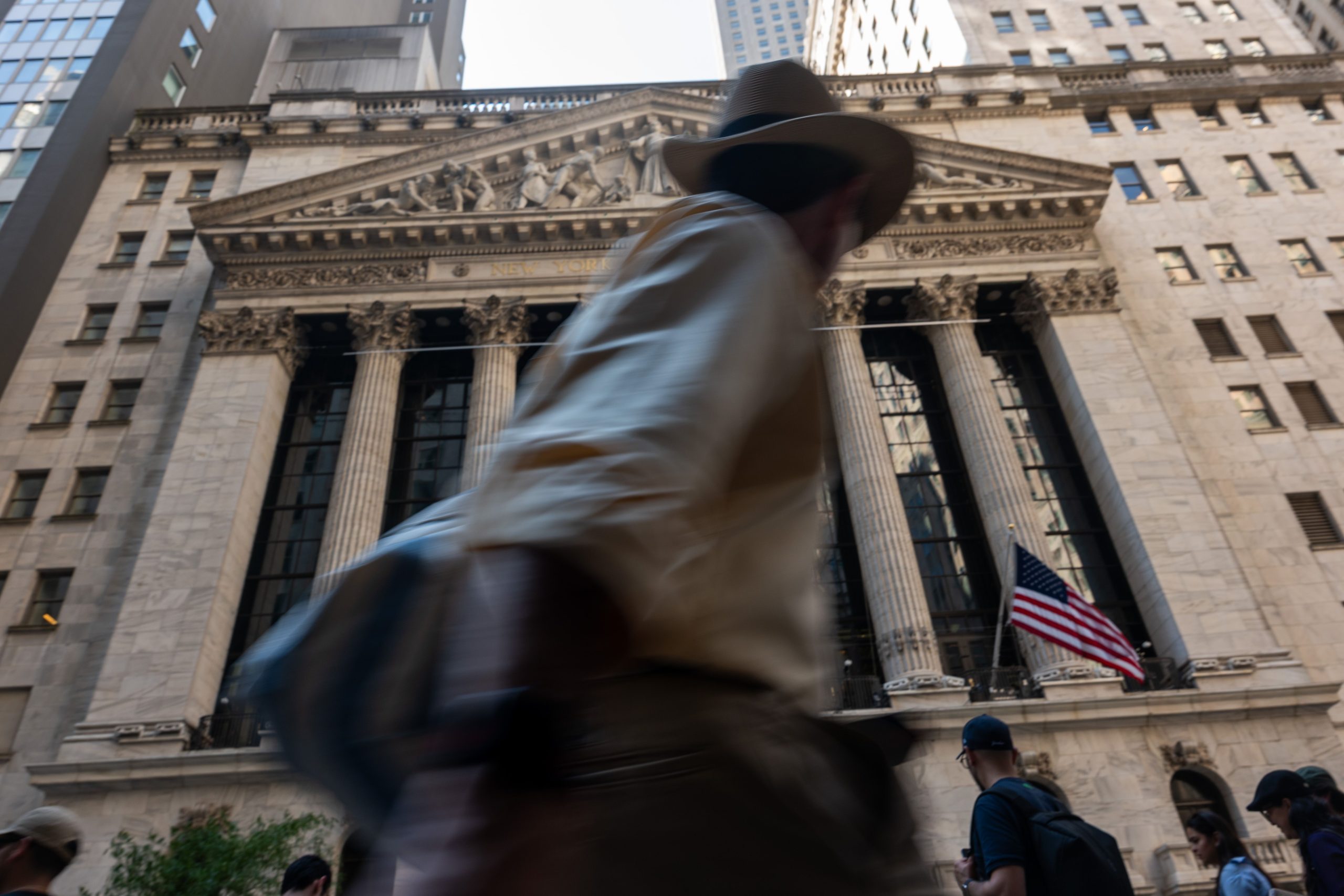 CRCL, COIN, MSTR Among Crypto Stock Rally as Powell Signals Possible September Rate Cuts