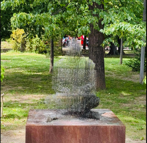 Satoshi Statue Stolen? Lugano Wakes up To Find Bitcoin Creator Missing