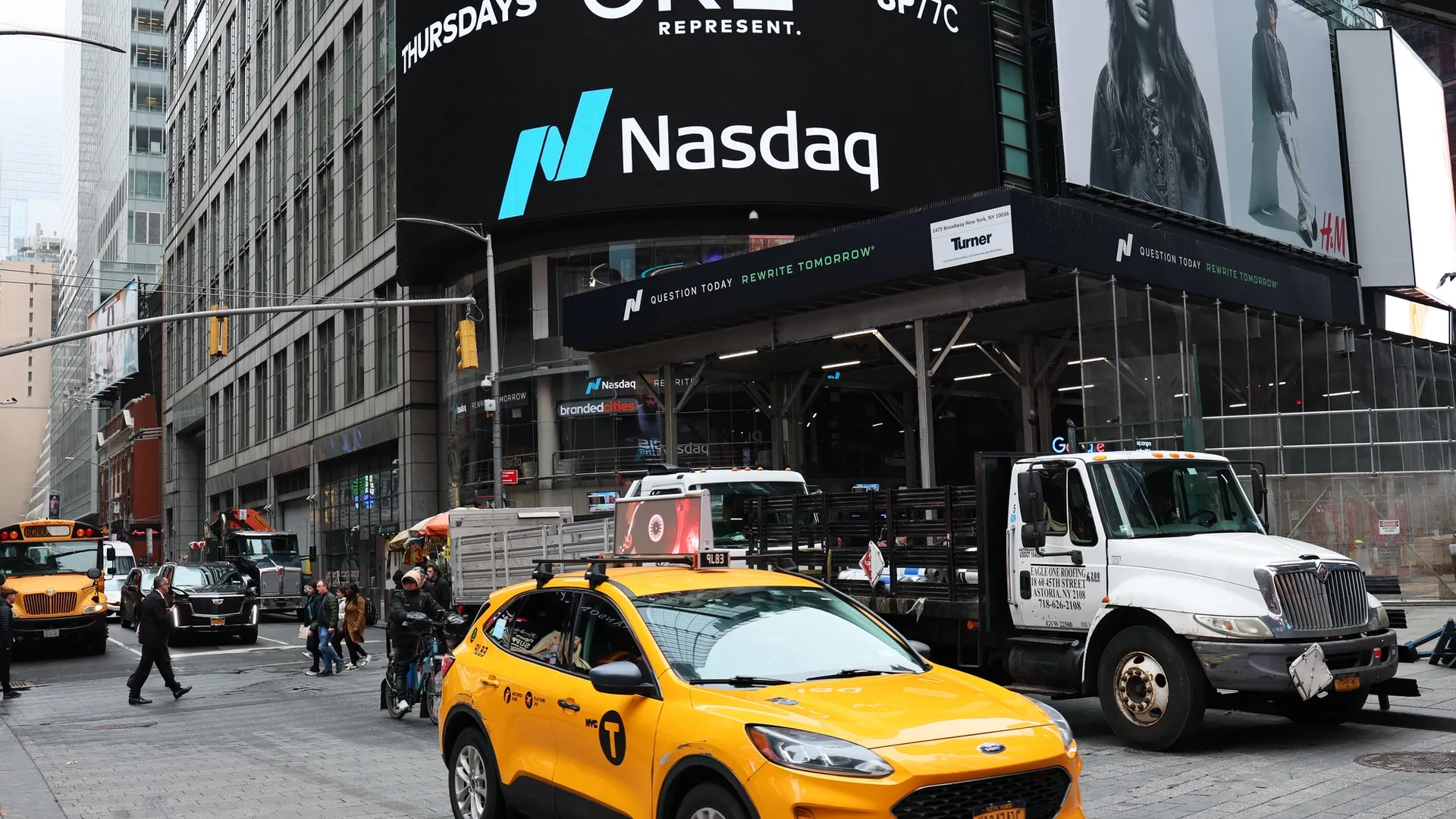 Gemini Stock ($GEMI) Surges 14% on IPO Debut; Winklevoss Brothers Predict $1M Bitcoin